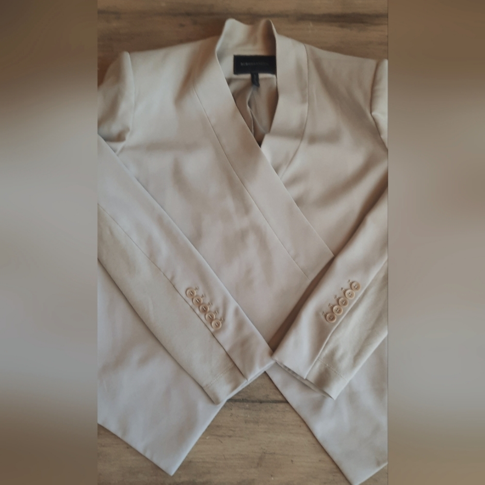 Ladies BCBG Maxazria Size LG Blazer